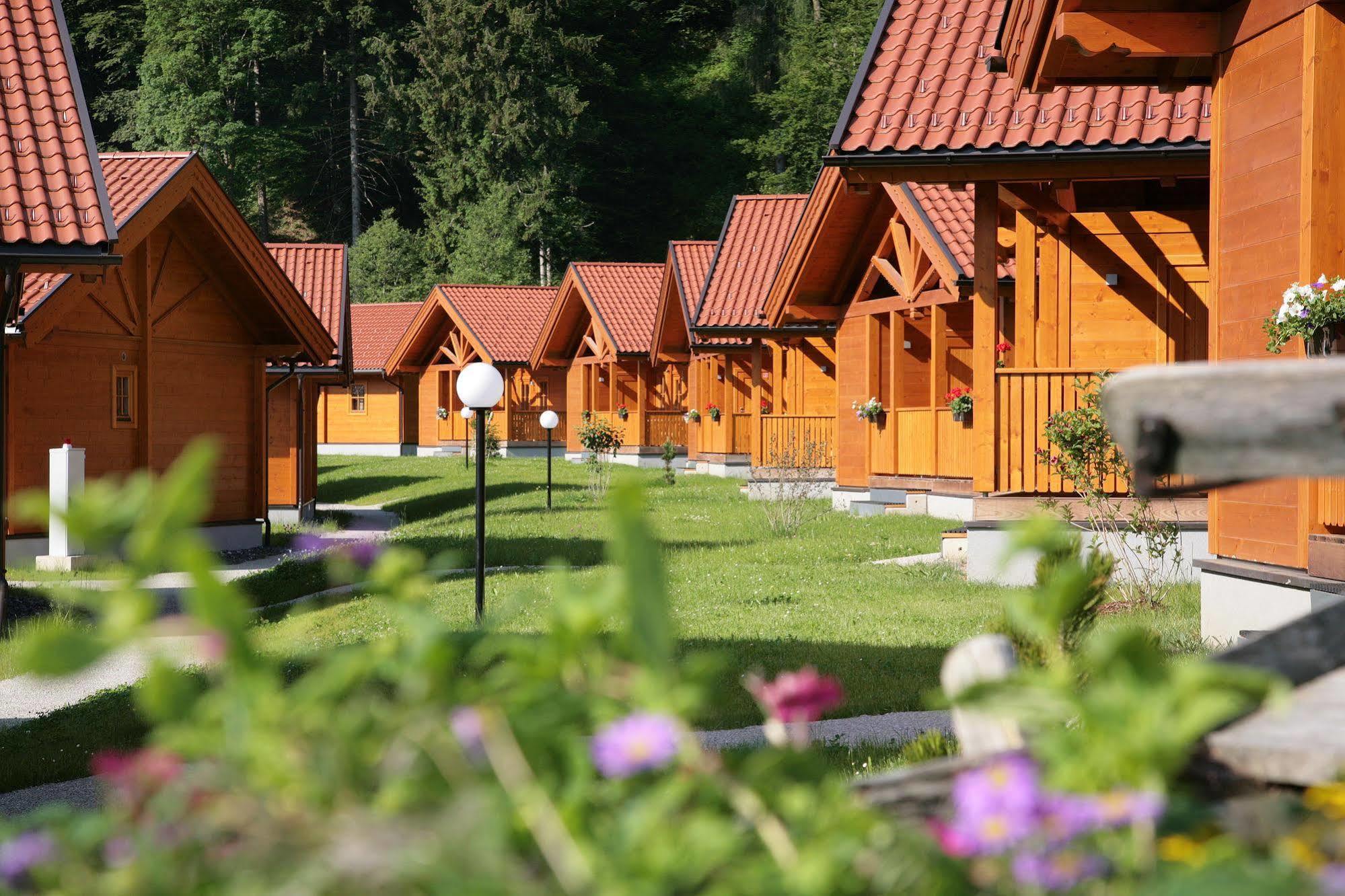 Feriendorf Oberreit Hotel Майсхофен Екстериор снимка